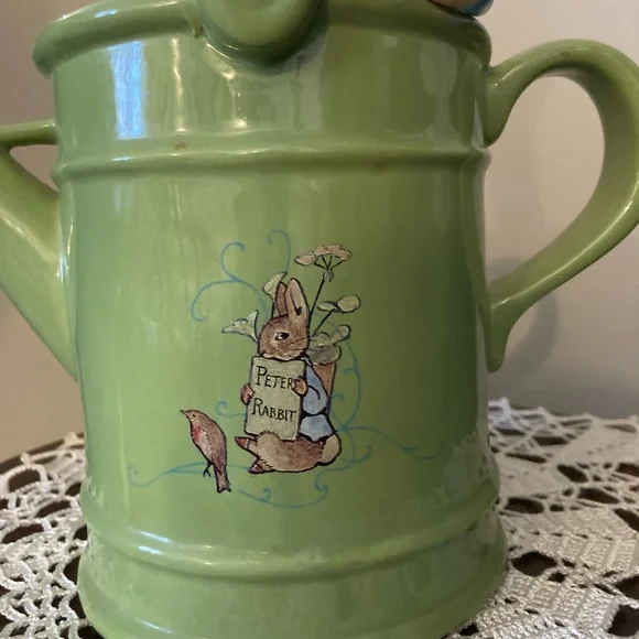 Peter Rabbit Ceramic Watering Can Planter - Picture 3 of 7